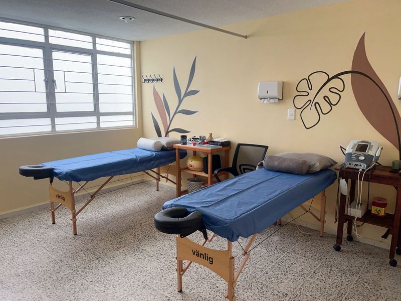 Consultorio PhysioHolistic Metepec - Sala de tratamiento